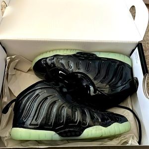 Nike Foamposite Kids Size 9 for sale